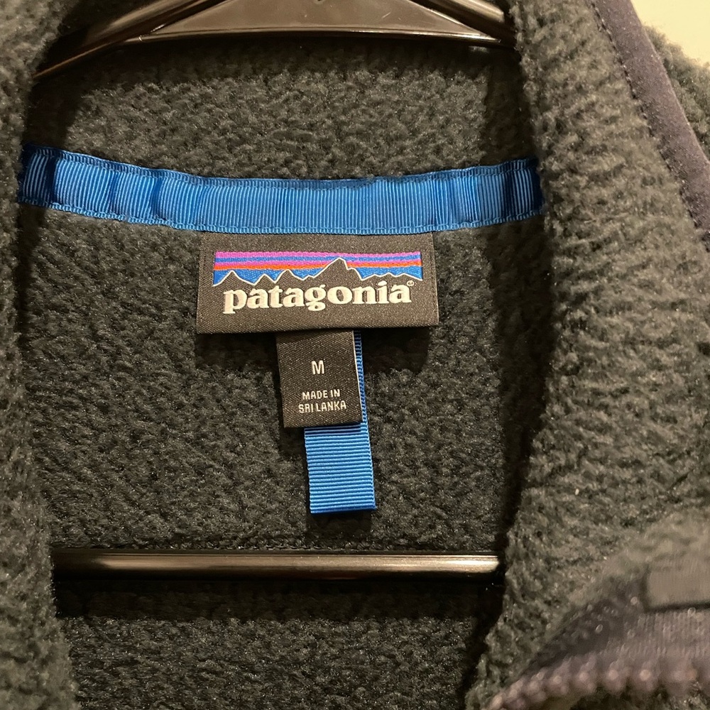 Men’s Patagonia Black Fleece Vest - Picture 4 of 5
